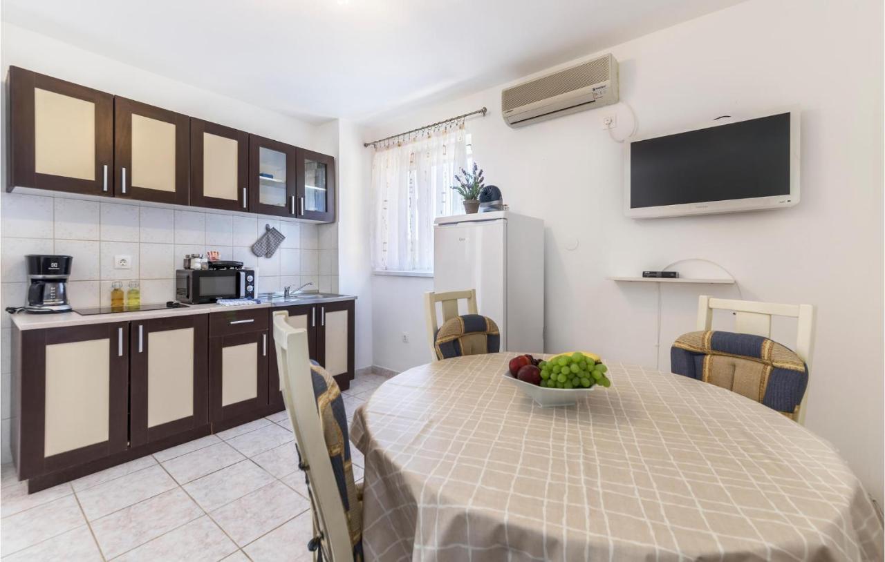 Cozy Apartment In Pula With Kitchen Dış mekan fotoğraf