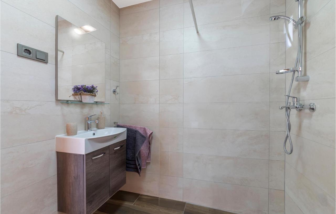Cozy Apartment In Pula With Kitchen Dış mekan fotoğraf